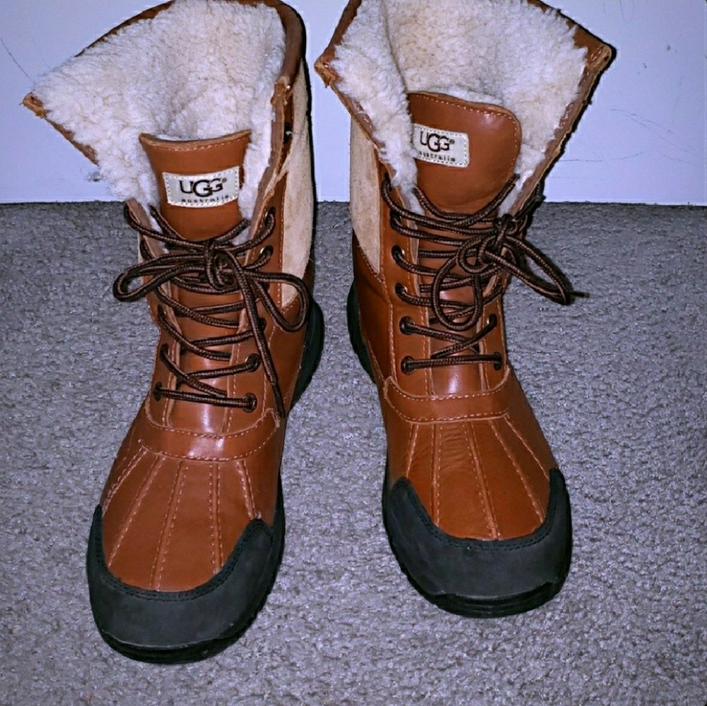 UGG BOOTS SIZE 9.5 MENS